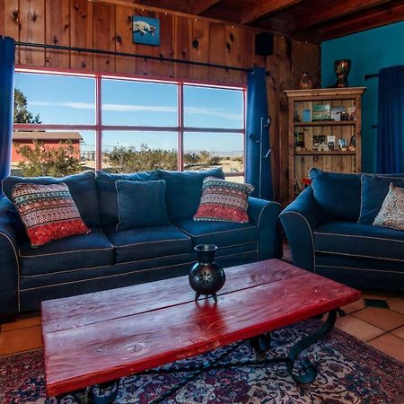 Chuck'S Cabin In A Joshua Tree Community Туентинайн Палмс Екстериор снимка