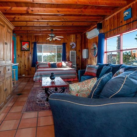 Chuck'S Cabin In A Joshua Tree Community Туентинайн Палмс Екстериор снимка