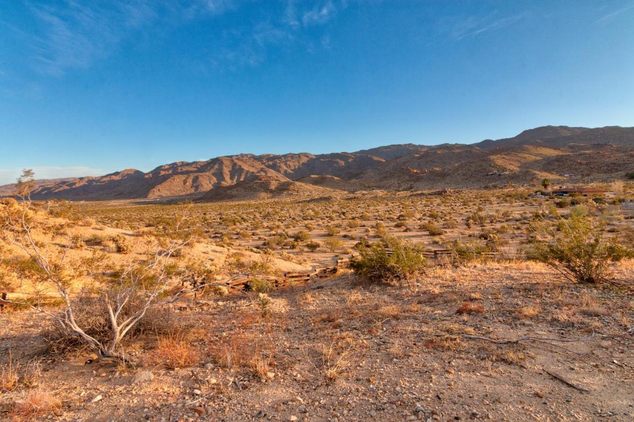 Chuck'S Cabin In A Joshua Tree Community Туентинайн Палмс Екстериор снимка