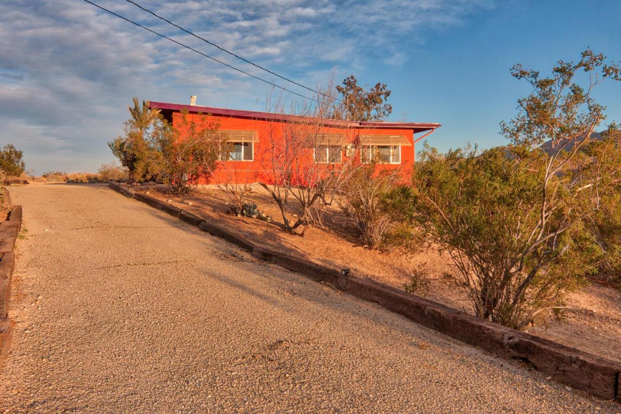 Chuck'S Cabin In A Joshua Tree Community Туентинайн Палмс Екстериор снимка