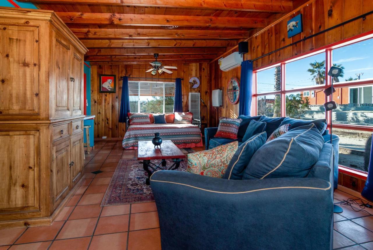 Chuck'S Cabin In A Joshua Tree Community Туентинайн Палмс Екстериор снимка