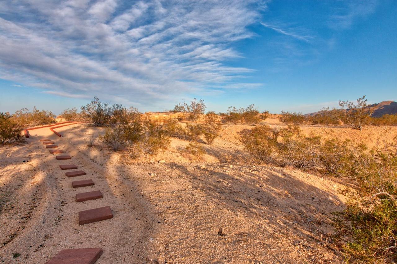 Chuck'S Cabin In A Joshua Tree Community Туентинайн Палмс Екстериор снимка